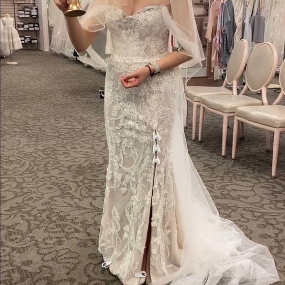 Ivory wedding dress brand new!